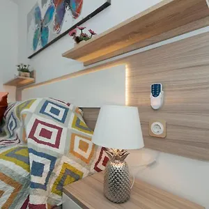 lovely-spacious-apartment-in-san-isidro-tenerife.adeje-hotels.com/